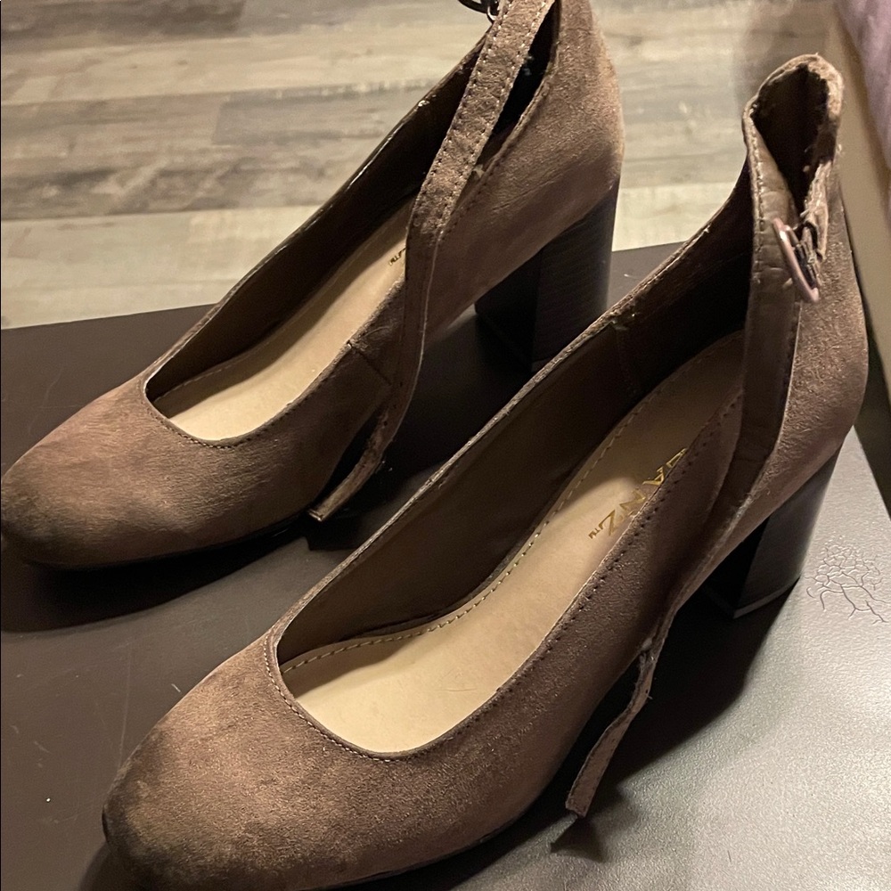 Elegant Brown Suede Heels